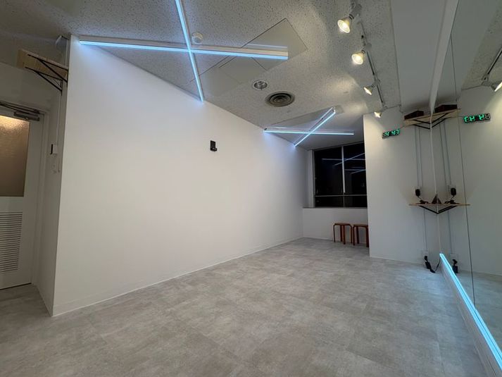 BUZZ名古屋本店6st|白基調のシンプル万能スタジオ⭐︎ - 【BUZZ名古屋本店】ダンスレンタルスタジオ 24時間OK