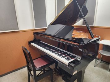 ヤマハミュージック直営教室!防音室グランドピアノ 個人レッスン部屋です♪ - 入野センター