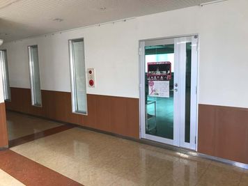 スペースサーティ レンタル ダンススタジオの入口の写真