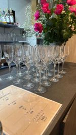 グラスや食器、冷蔵庫、冷凍庫も完備
飲み放題プランもあり - ジュリアード 田町 貸切パーティースペースの設備の写真