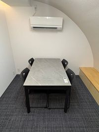 ユナイテッドスペース 貸し会議室の室内の写真