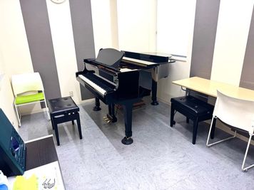 ヤマハミュージック直営教室！【各線三宮駅徒歩約5分】ピアノ、管楽器、弦楽器の練習ができるお部屋です♪ - ミュージックアベニュー神戸
