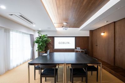【ROOM2】目黒駅東口から徒歩1分 / 24h利用可 / 会議・セミナーに最適 / プロジェクター・ホワイトボード完備 - GOBLIN.目黒店