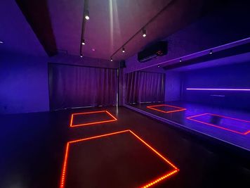 LED照明使用時 - rnt.BOX レンタルスペース『rnt.BOX』の室内の写真
