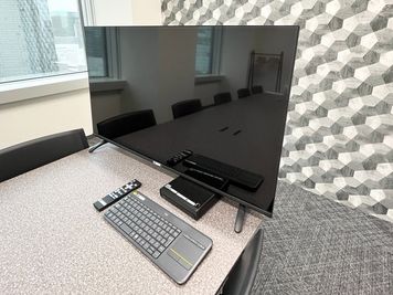 43インチモニター - ロイヤルスタジオ ロイヤルスタジオ (大会議室 / Room2)の設備の写真