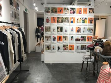 ギャラリー - レンタルスペース 　パズル浅草橋 カフェイベントスペース120㎡+ギャラリー展示/控室50㎡の室内の写真