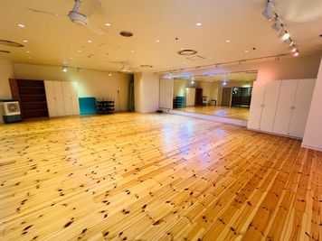 2026年4月にリニューアルしたばかりの清潔感のあるスタジオです。 - FromOne Place FromOne Place 錦糸町マルイの室内の写真