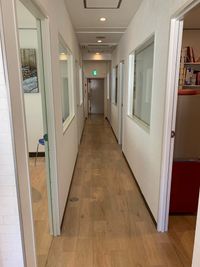 語楽塾リトルヨーロッパ 横浜校 レンタル会議室の入口の写真