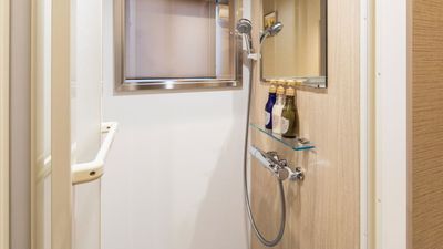 禁煙ツインルーム室内ーシャワーブース - アスティルホテル十三 プレシャス アスティルホテル十三 プレシャス　デイユースの室内の写真