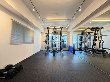 MIYAZAKI GYM田町店の室内の写真