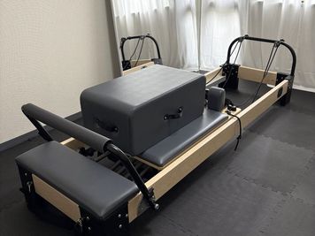 マシンピラティスレンタルスタジオ　Plusbe福岡天神店 マシンピラティスレンタルスタジオ　Plusbe福岡天神店 の室内の写真