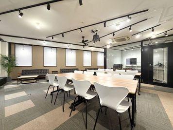 Win-d Plus 藤沢駅北口の室内の写真