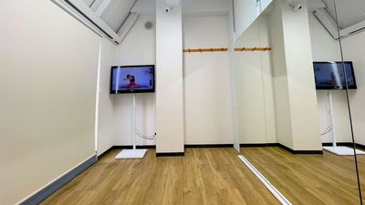 ロールスクリーンあり - STUDIO ZERO 横浜西口店 レンタルスタジオ（ダンス・ヨガ・フィットネス・撮影など）の室内の写真