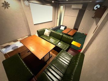 【大人数歓迎】2フロア丸ごと貸切!2階のメイン会場と3階の控室・荷物置き場を同時に使えるため、大規模なパーティーに最適。 - bar LINK