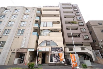 ビルです - PORTSIDE YOKOHAMA PORTSIDE横浜中華街1分｜貸切パーティールームの入口の写真