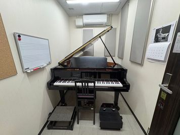 ヤマハミュージック直営教室！【地下鉄琴似駅直結】グランドピアノ(C2)が演奏できるお部屋です♪ - 琴似センター