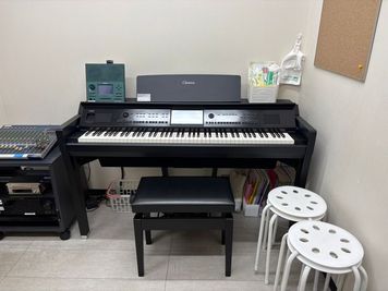 S4教室のクラビノーバです。 - 琴似センター グランドピアノ・クラビノーバ部屋　S4の室内の写真