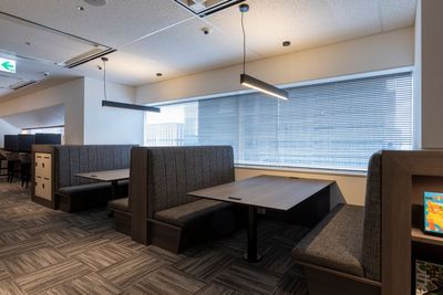 SHARE LOUNGE 晴海トリトン with H¹T　ファミレス席(4名) - SHARE LOUNGE 晴海トリトン with H¹T