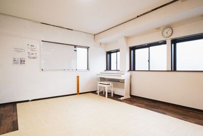 北浦和駅西口5分 音楽スタジオ YAMAHA YDP-165 電子ピアノ 譜面台5台 - スタジオディライツ 北浦和西口