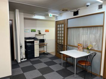 防犯カメラ完備 - 澤田聖徳ビル G会議室の室内の写真