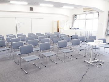 貸教室・貸会議室　内海 4F教室の室内の写真