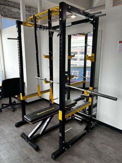 パワーラック - ボディデザインプランニング沼津店 パーソナルトレーニング用個室ジムの室内の写真