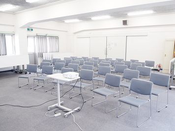 貸教室・貸会議室　内海 4F教室の室内の写真