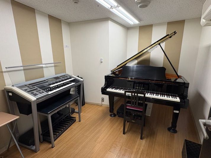 グランドピアノ・エレクトーン練習室 S3教室 - ミュージックアベニュー岡山