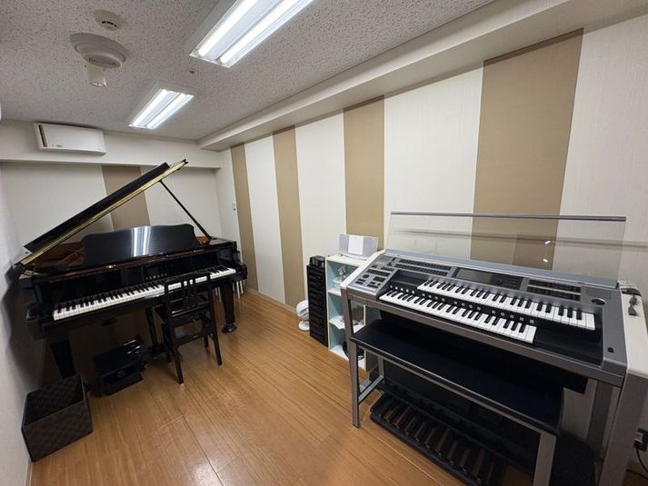 グランドピアノ・エレクトーン練習室 S6教室 - ミュージックアベニュー岡山