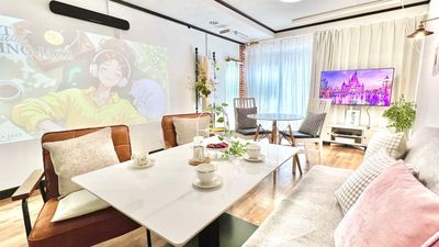 🚉岡山駅（一駅）→三門駅徒歩1分🅿２台無料/プロジェクターWi-Fi📶ワイワイ集まれる貸切部屋✨推し活・交流会・誕生会に⭕ - レンタルスペース【RoomAoyama】