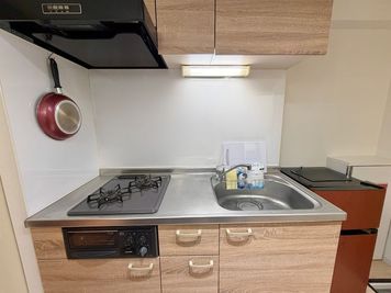 2口ガスコンロで調理ができる🍳 - 【広スペ】武蔵小杉 武蔵小杉の広いレンタルスペースの設備の写真