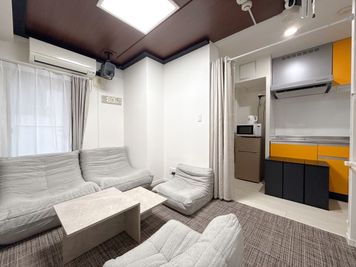 ゆったりくつろげるホテルライクな空間。
最大６名まで快適にお過ごしできます！ - With/U（ウィズユー）　錦糸町 With/U 錦糸町の室内の写真