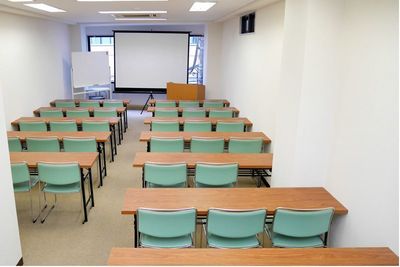 【神保町】駅チカ！36名収容の使いやすい貸し会議室 - NATULUCK神保町駅前店