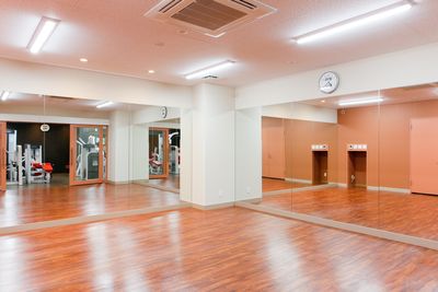 市川駅 フィットネススタジオ 綺麗 ☆長時間利用可能☆ - フィットネスクラブ VISTAR