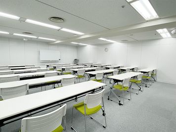 会議・商談・小規模研修に最適|設備充実の都心会議室。スタッフ常駐で安心。 - ビジョンセンター西新宿