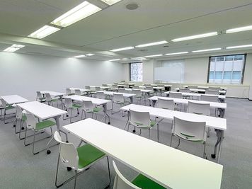 研修・セミナー・社内会議に最適|設備充実の都心会議室。スタッフ常駐で安心。 - ビジョンセンター西新宿
