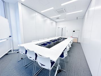 会議・商談・小規模研修に最適|設備充実の都心会議室。スタッフ常駐で安心。 - ビジョンセンター東京虎ノ門