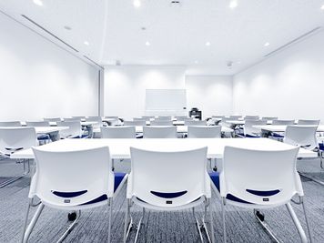 会議・商談・小規模研修に最適|設備充実の都心会議室。スタッフ常駐で安心。 - ビジョンセンター東京虎ノ門