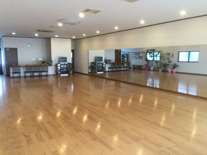 橋本ダンススタジオ 鳴門スタジオの室内の写真