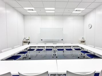 会議・商談・小規模研修に最適|設備充実の都心会議室。スタッフ常駐で安心。 - ビジョンセンター横浜みなとみらい