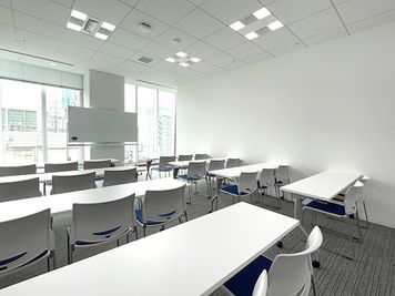 会議・商談・小規模研修に最適|設備充実の都心会議室。スタッフ常駐で安心。 - ビジョンセンター東京 京橋