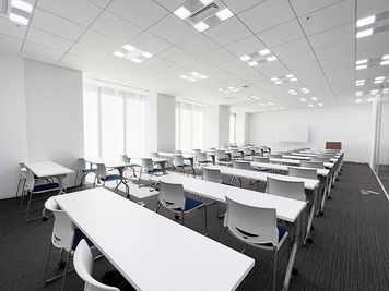 研修・セミナー・社内会議に最適|設備充実の都心会議室。スタッフ常駐で安心。 - ビジョンセンター東京 京橋