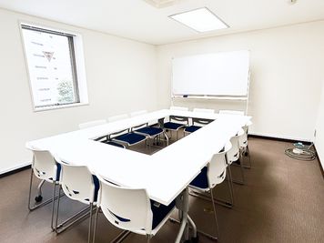 会議・商談・小規模研修に最適|設備充実の都心会議室。スタッフ常駐で安心。 - ビジョンセンター虎ノ門 溜池山王