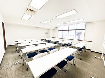 会議・商談・小規模研修に最適|設備充実の都心会議室。スタッフ常駐で安心。 - ビジョンセンター虎ノ門 溜池山王