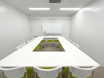 会議・商談・小規模研修に最適|設備充実の都心会議室。スタッフ常駐で安心。 - ビジョンセンター虎ノ門 溜池山王