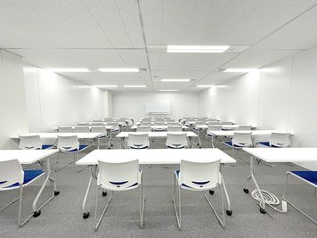研修・セミナー・社内会議に最適|設備充実の都心会議室。スタッフ常駐で安心。 - ビジョンセンター横浜駅東口(Kアリーナ横浜 前)
