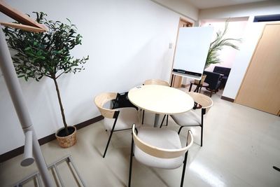 <大手町Terrace 4名席No.2>西小倉コワーキングスペース✨光回線Wi-Fi📶会議/打ち合わせ/テレワーク/作業 - 【大手町Terrace】