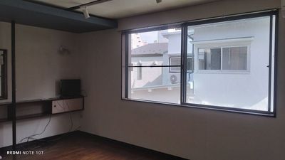 ギャラリー雪月花ゆづか　 一軒屋2階洋室10畳　スポットライト･ピクチャーレール有　の室内の写真