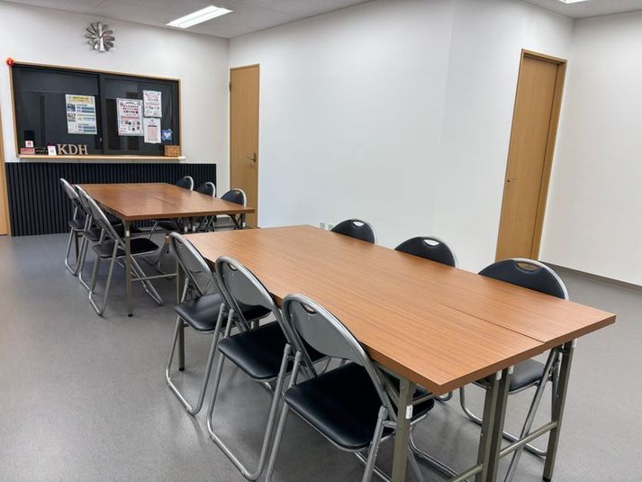 会議室利用 - 川口ダンスホーム（レンタルスタジオ） 【オープン記念価格】会議・勉強会・ワークショップ・交流会向け貸切の室内の写真