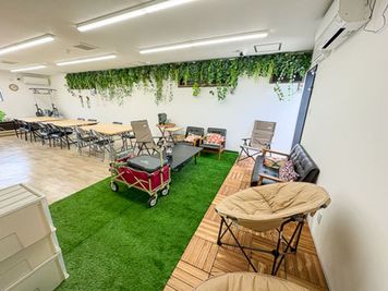 ウッドデッキはそのままとなりますが、人工芝は取り外せます -  GOOD LINK FACTORY GOOD LINK  FACTORY 01　レンタルスペース　の室内の写真